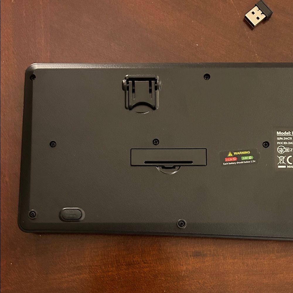 Wireless Black Keyboard - Picture 5 of 6